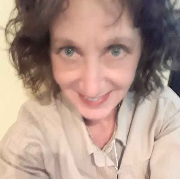 Meet your Posher, Kimberly - Picture 3 of 3